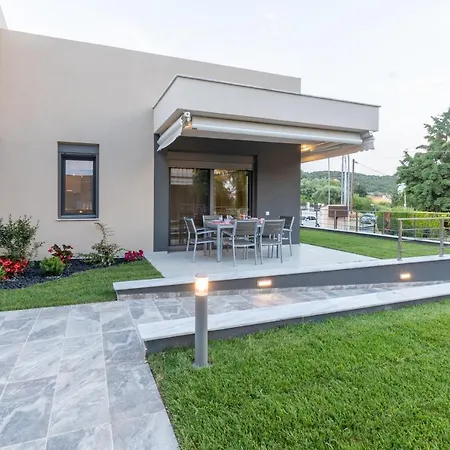 3 Doors Villas Nea Iraklitsa Exterior photo