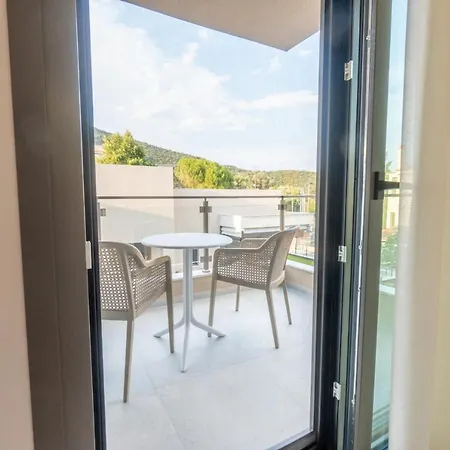 3 Doors Villas Nea Iraklitsa Exterior photo