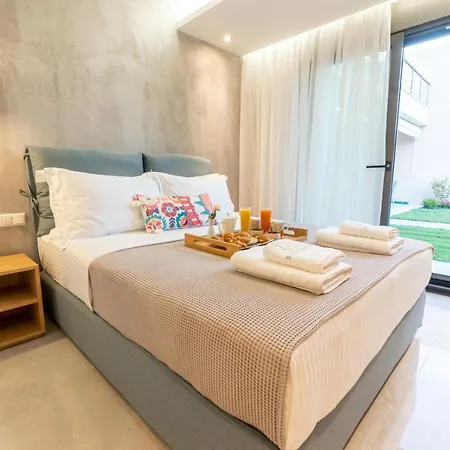 3 Doors Villas Nea Iraklitsa Exterior photo