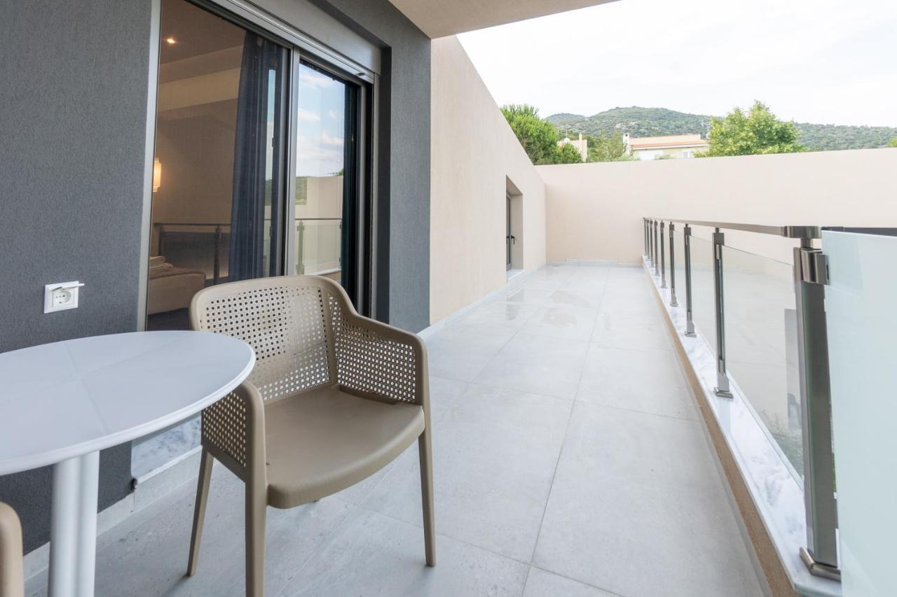 3 Doors Holiday home Nea Iraklitsa