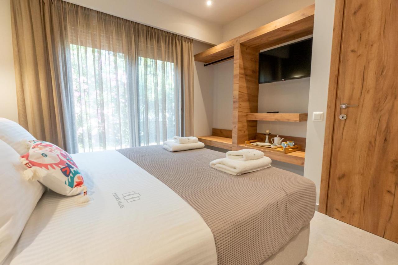 3 Doors Holiday home Nea Iraklitsa