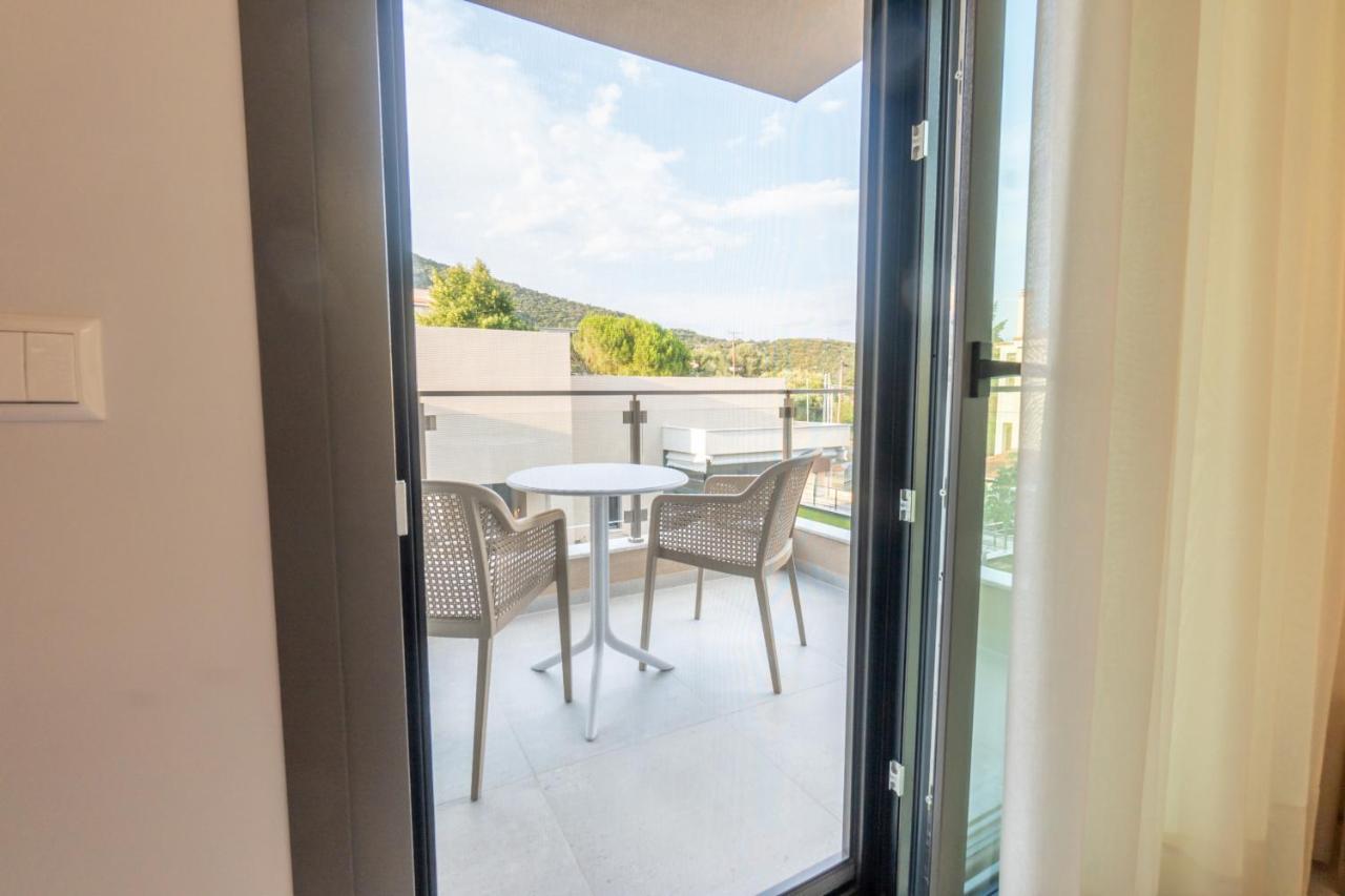 3 Doors Holiday home Nea Iraklitsa