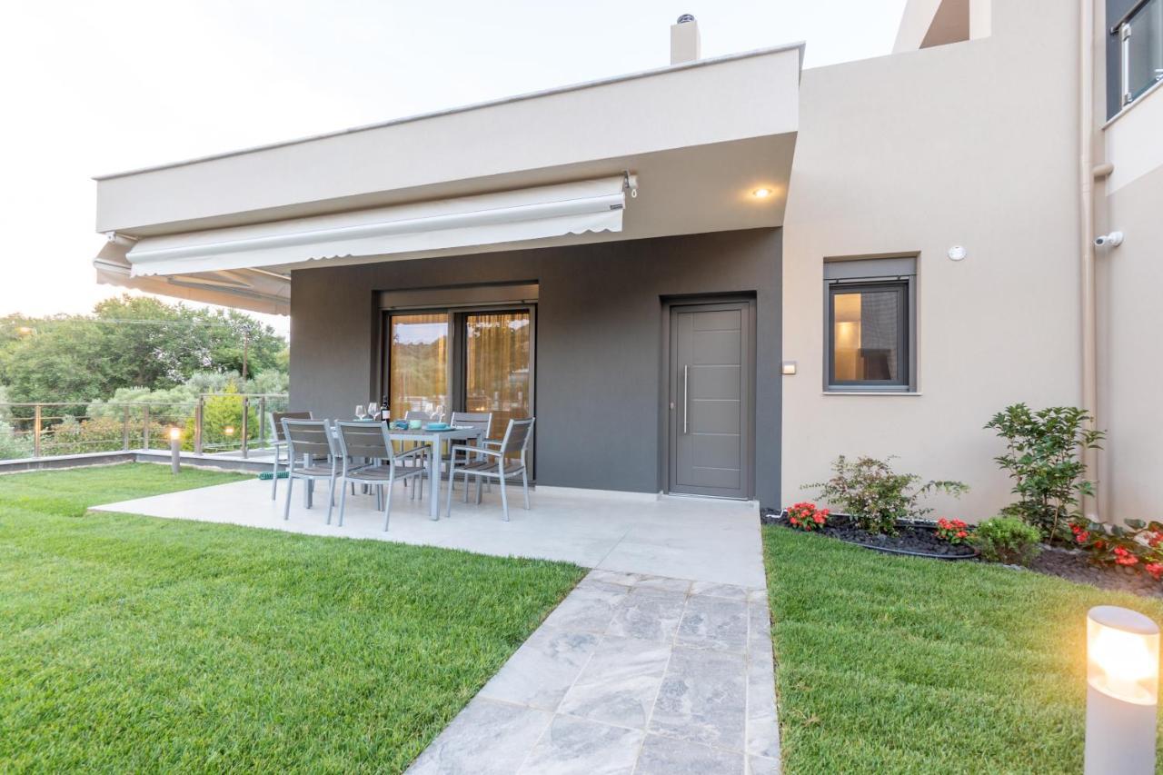3 Doors Nea Iraklitsa